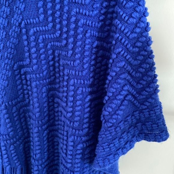 GUILTY COUTURE One Size Turtleneck Fringe Knit Poncho - Picture 8 of 9